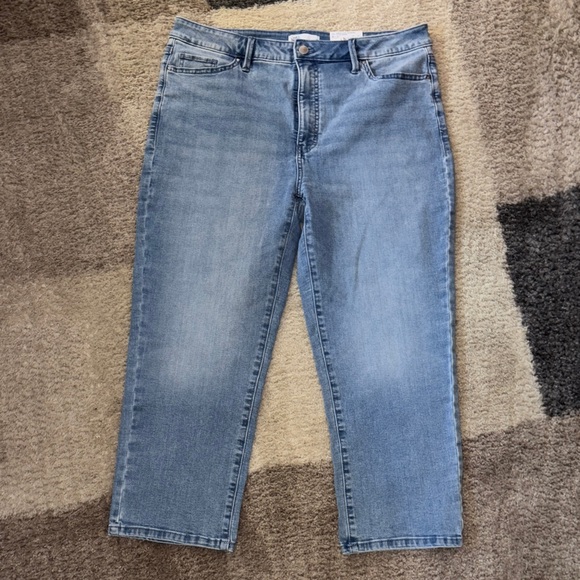 Croft & Barrow Light Blue Women’s Cropped Straight Jeans - Picture 1 of 9